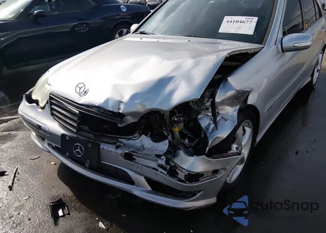 2005 Mercedes-Benz C 230 Kompressor Sport z USA, uszkodzony, nr VIN WDBRF40J35F665323